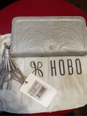 NWT Hobo stunning clutch wallet